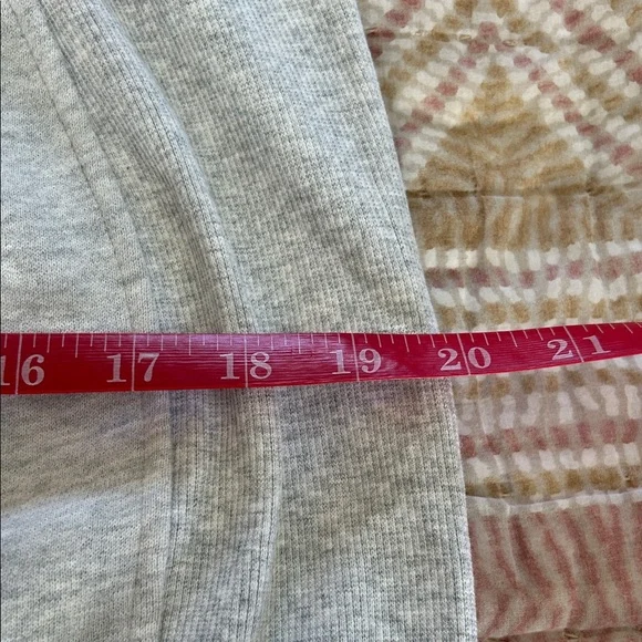 Lululemon Athletica Light Gray Mini Skirt - Picture 7 of 7